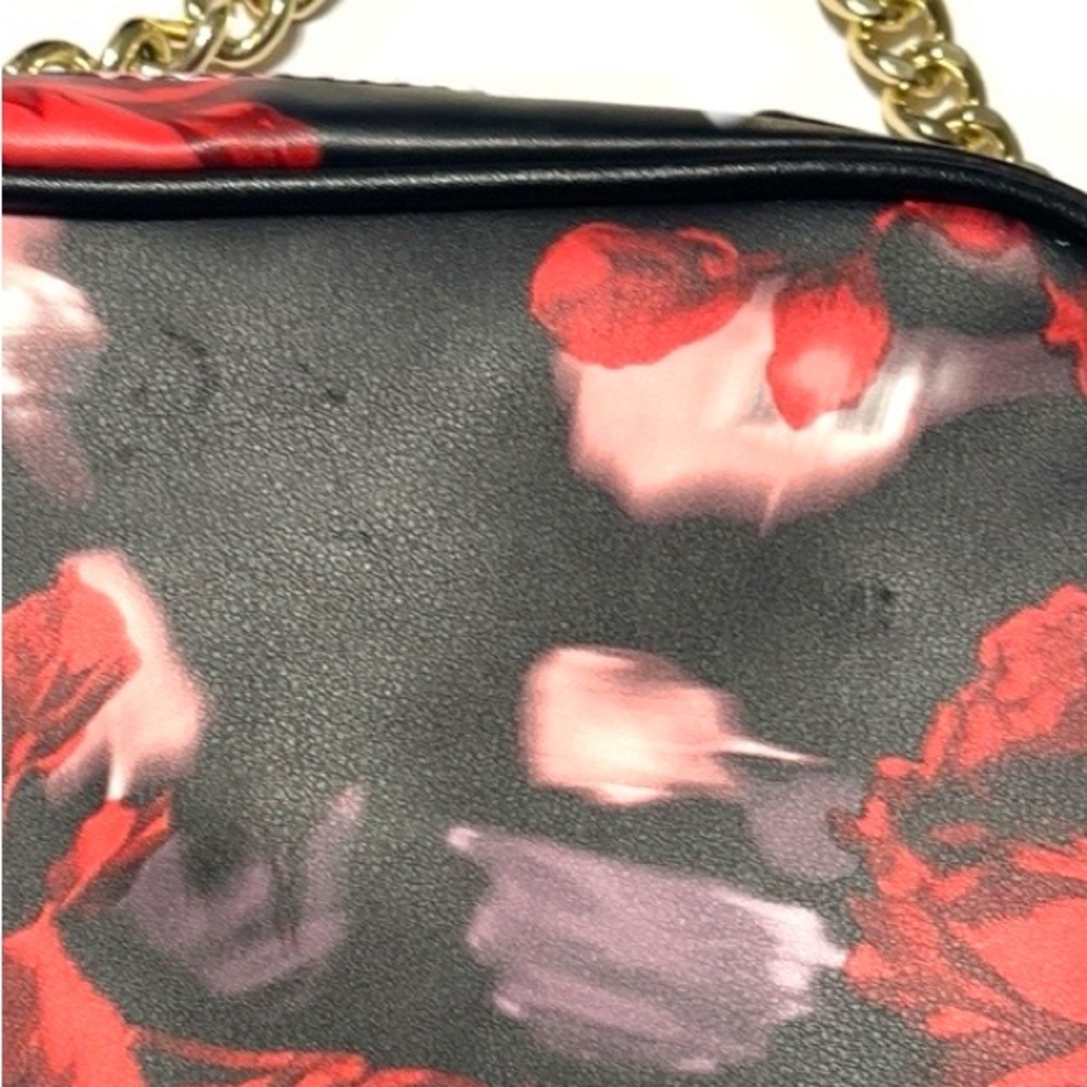 🦋VICTORIA’S SECRET Floral Crossbody Purse🦋 - Picture 4 of 9